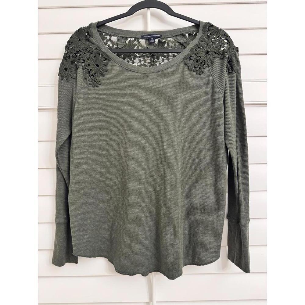 American Eagle long-sleeve waffle knit top‎ with floral lace Size Medium